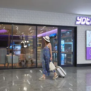Hotel Yotelair Airport, Duty Free - International Transit Area, Istanboel