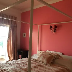 https://sunny-suite-in-a-golf-condominium.hotels-lisbon-portugal.com